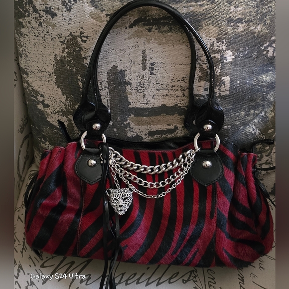 Roberta Gandolfi Animal Zebra Calf Hair/ Patent Leather Shoulder Bag EUC w Charm - Picture 3 of 17